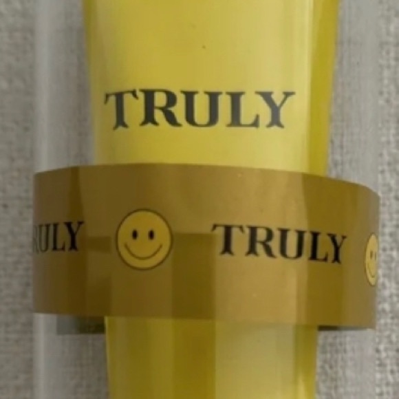 SOLD 2 / $25 Bundle NWT Truly Pineapple Haze Extreme Repair Hand & Foot Cream - Picture 4 of 7